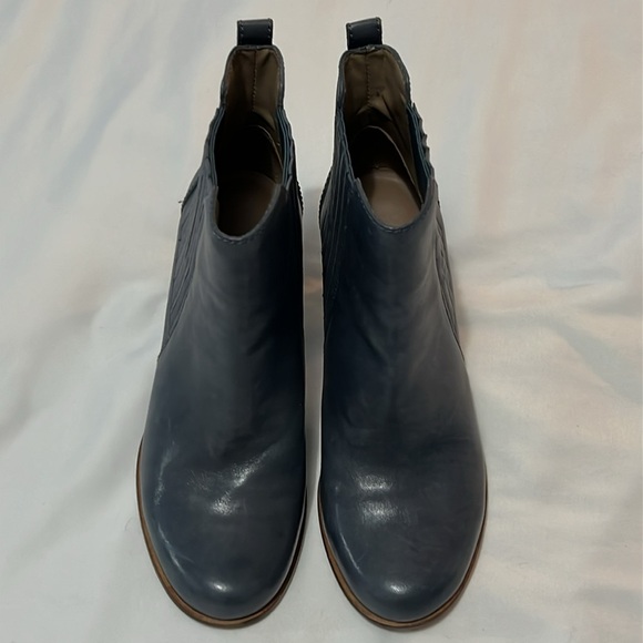 Ecco Blue Leather Chelsea Boots - Picture 2 of 9
